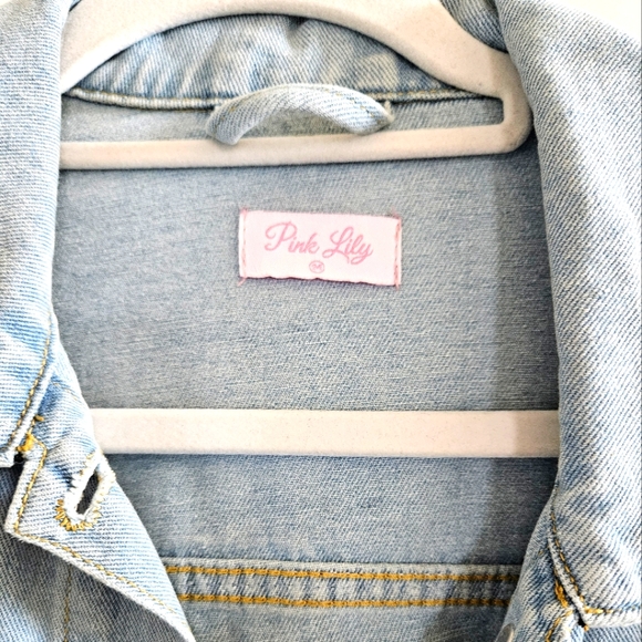 Light Wash Denim Fringe jacket, Size M - Picture 6 of 8